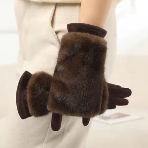 ⭐️⭐️⭐️⭐️⭐️ Suede Gloves Mink-Like  Fur